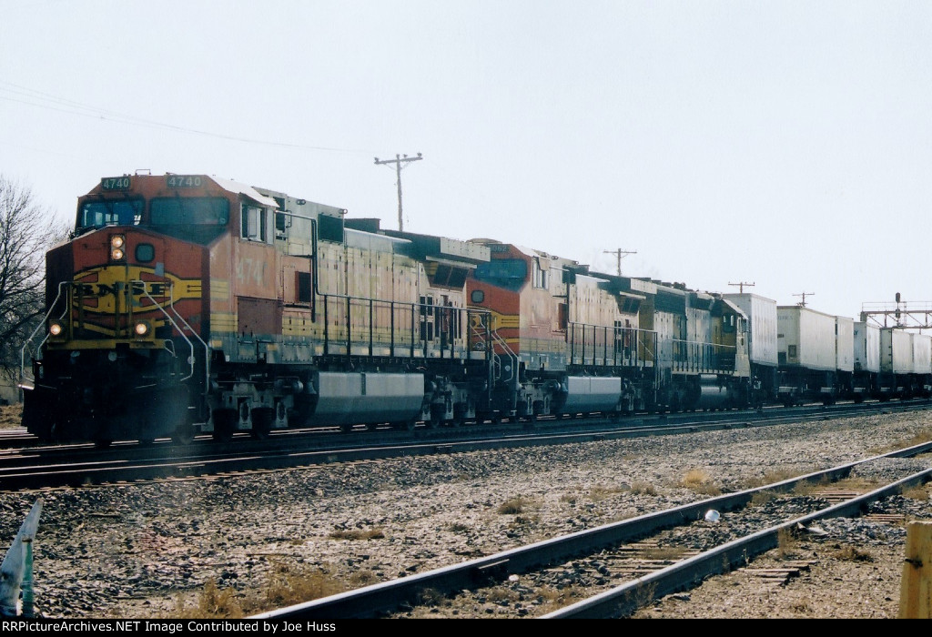 BNSF 4740 West